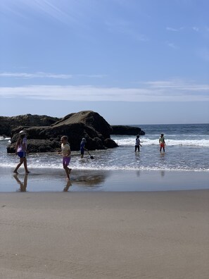 Beach - Tillamook Bay City RV Park (Tillamook)