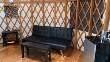 Yurt (16 ft.) | Blackout drapes, free WiFi