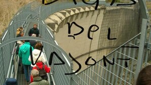 Uklassifisert bilde, 5 av 9, knapp