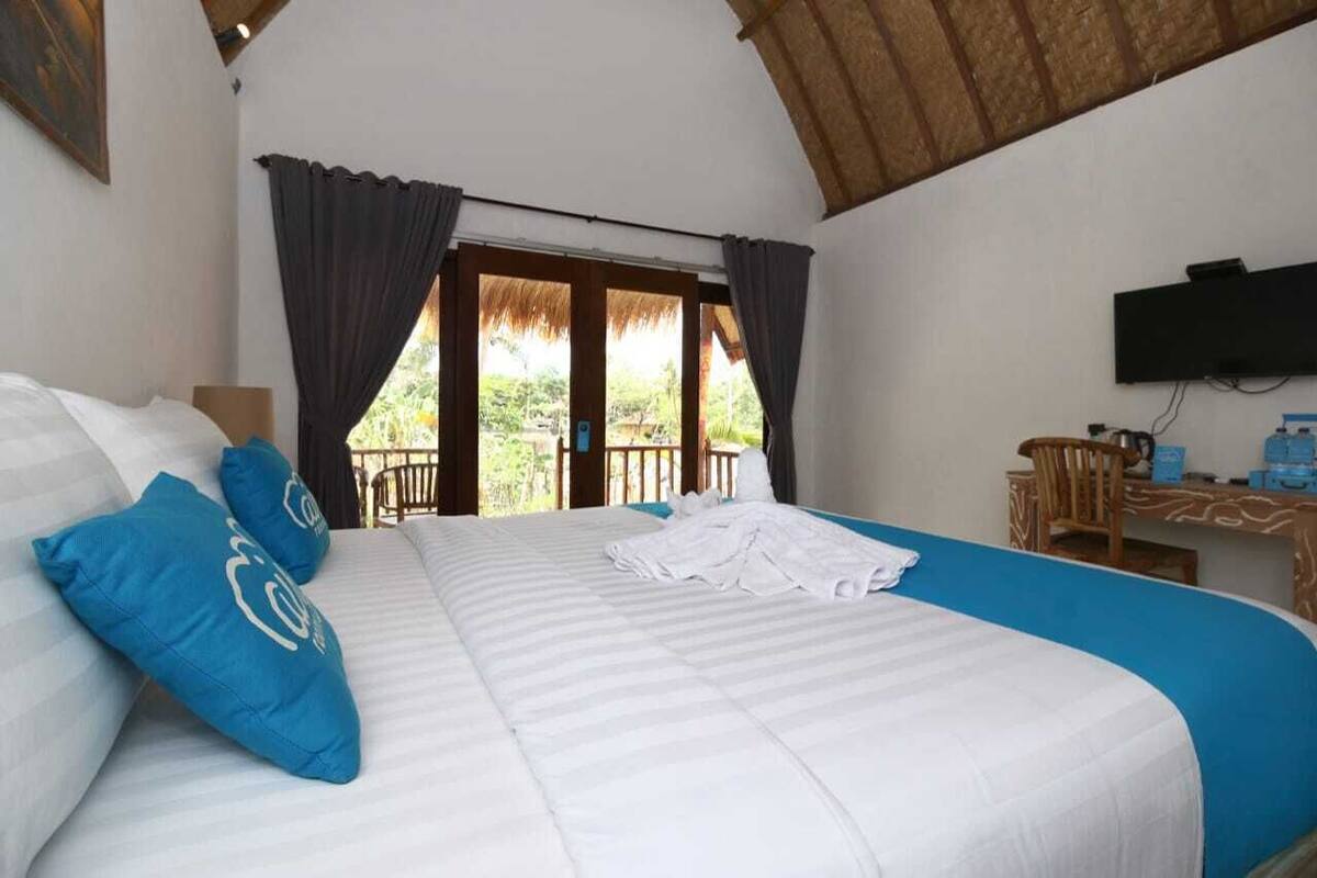 Deluxe Double Room | Hypo-allergenic bedding, desk, laptop workspace, blackout drapes