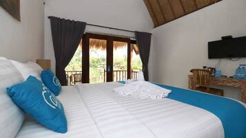Deluxe Double Room | Hypo-allergenic bedding, desk, laptop workspace, blackout drapes
