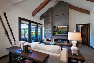 Condo, 2 Bedrooms | View from property