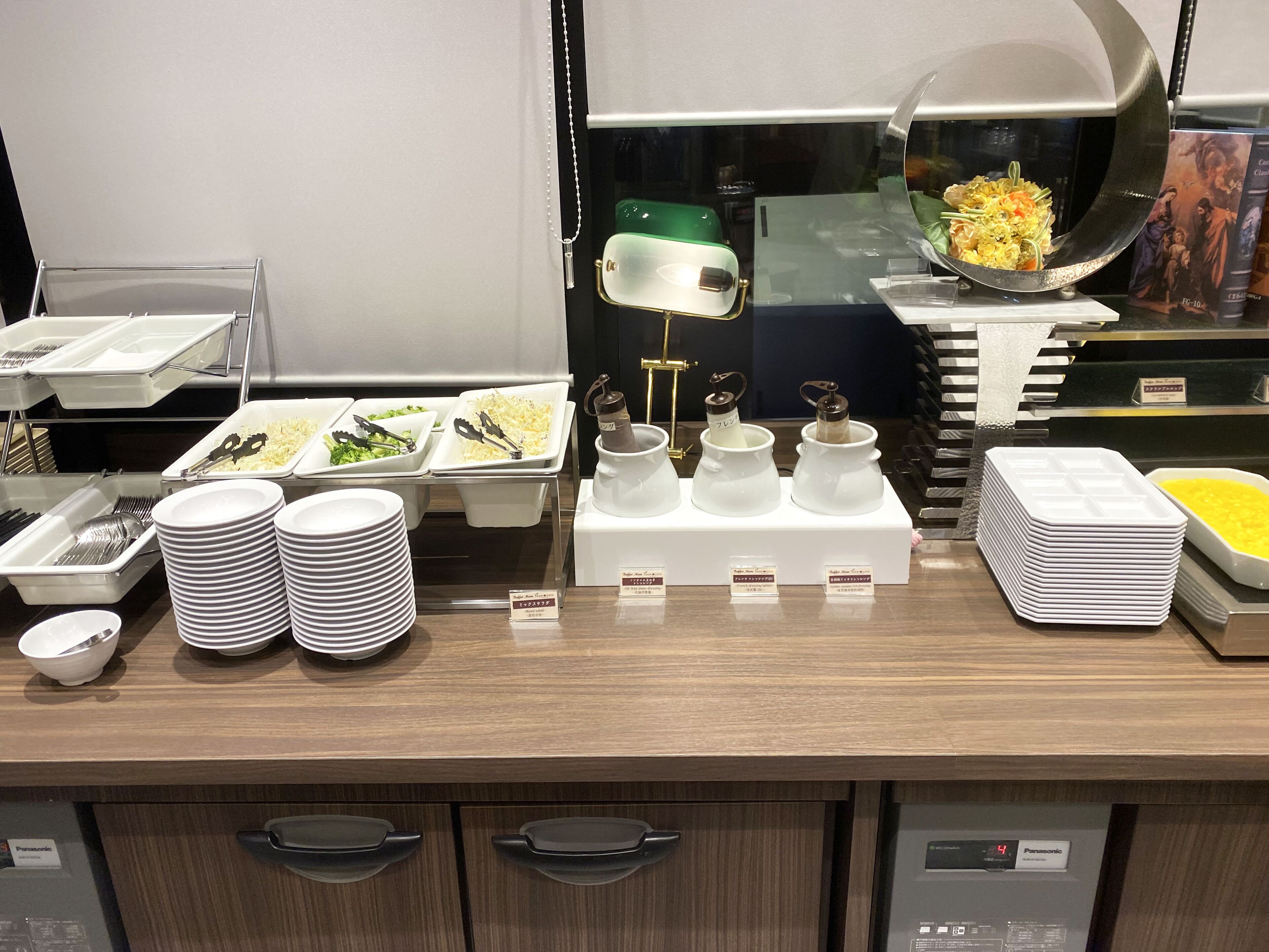 daily buffet breakfast (jpy 1580 per person)