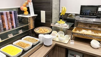 Esmorzar diari d'estil bufet (1580 JPY per persona)