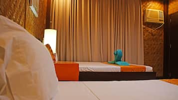 Standard Twin Room, Balcony | Free WiFi, bed sheets