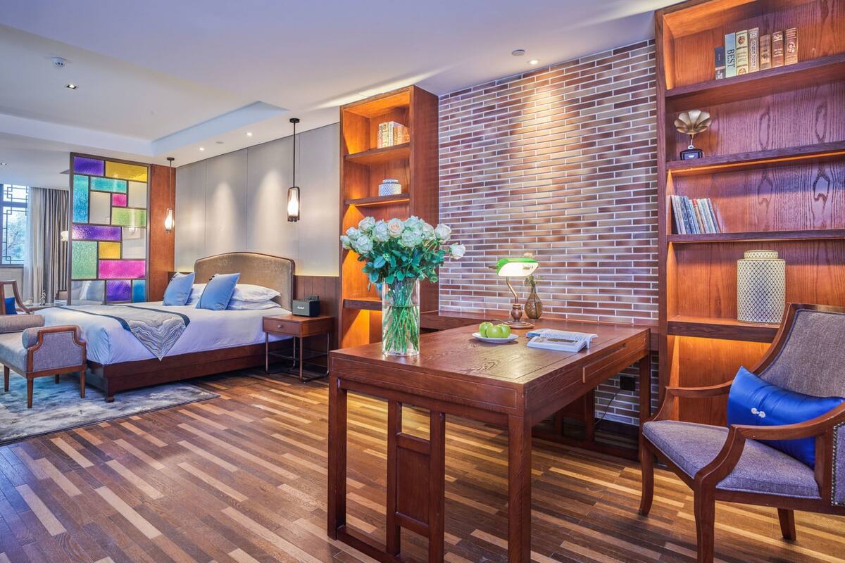 Habitación Signature doble | Minibar con artículos gratuitos, caja fuerte, escritorio