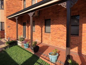 Property entrance - Hanbury Lodge (Mayfield)