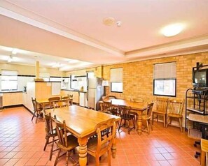 Standard Room | Shared kitchen facilities | Shared fridge, microwave - Hanbury Lodge (Mayfield)