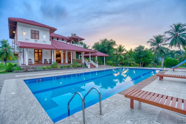 Outdoor pool - Om Residence (Beruwela)