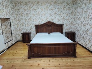 Deluxe Double or Twin Room (2 beds) | Hypo-allergenic bedding, soundproofing, iron/ironing board, free WiFi - Graf - Hostel (Bukhara)