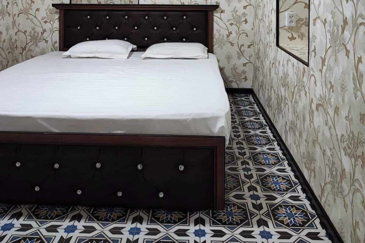 Deluxe Double or Twin Room (2 beds) | Hypo-allergenic bedding, soundproofing, iron/ironing board, free WiFi
