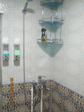 Bathroom shower - Graf - Hostel (Bukhara)