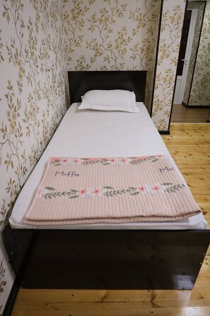 Hypo-allergenic bedding, soundproofing, iron/ironing board, free WiFi