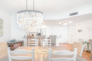 Dining - Heated Pools*Luxury Sky Home • Bay Views • Sleeps 7 (Pensacola Beach)