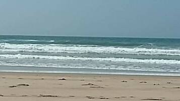 Una spiaggia nelle vicinanze