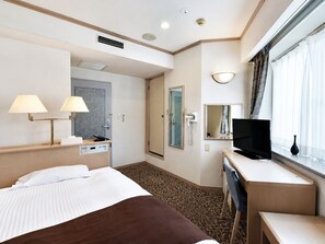 Desk, soundproofing, free WiFi, bed sheets - Chino Sky View Hotel (Chino)