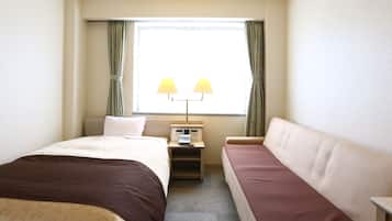 Escritorio, insonorización, wifi gratis y ropa de cama