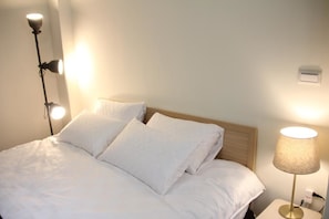 Deluxe-Doppelzimmer | Verdunkelungsvorhänge, kostenloses WLAN, Bettwäsche