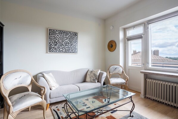 Apartment | Living room | TV