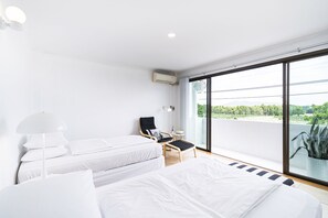 4 bedrooms, desk, iron/ironing board, free WiFi - Lily Provenance, The Sea Close By (Banchang)