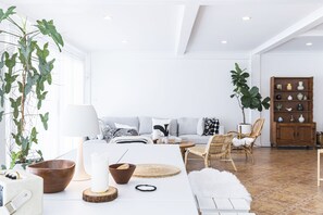 Unclassified image, 4 of 36, button - Lily Provenance, The Sea Close By (Banchang)