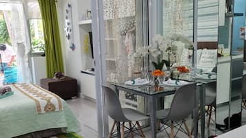 1 bedroom, in-room safe, desk, iron/ironing board