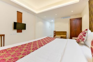 Deluxe Double Room | Rollaway beds, free WiFi - Hilite Inn (Kanayannur)