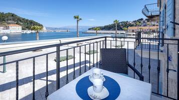 Deluxe Apartment, Balcony, Sea View (Kadulja) | Balcony