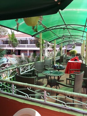 Lunch and dinner served, local and international cuisine - Stanleys Haven (Murang'a)