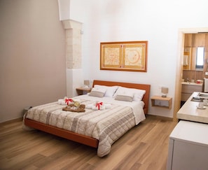 أغطية فراش متميزة وألحفة محشوة بالريش وأسرّة بإسفنج يتكيف مع شكل الجسم