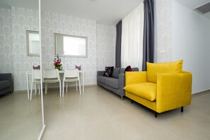 Leilighet – comfort | Oppholdsområde | Flatskjerm-TV