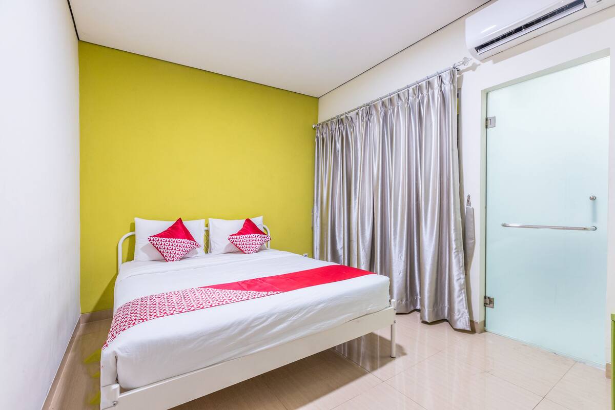 Standard Double Room | Desk, free WiFi, bed sheets