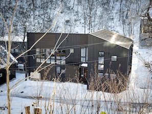 Casi 67 West | Front of property