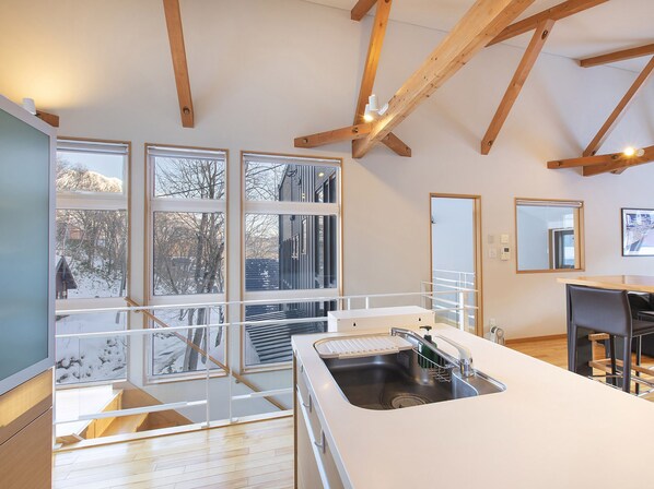 Alpehytte (Casi 67 West) | Eget kjøkken | Kjøleskap, mikrobølgeovn, ovn og kokeplater