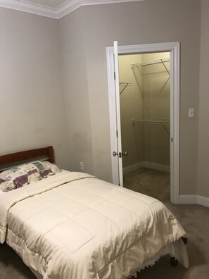 2 habitaciones, tabla de planchar con plancha y wifi