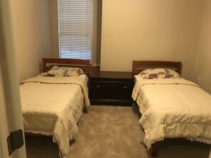 2 habitaciones, tabla de planchar con plancha y wifi 