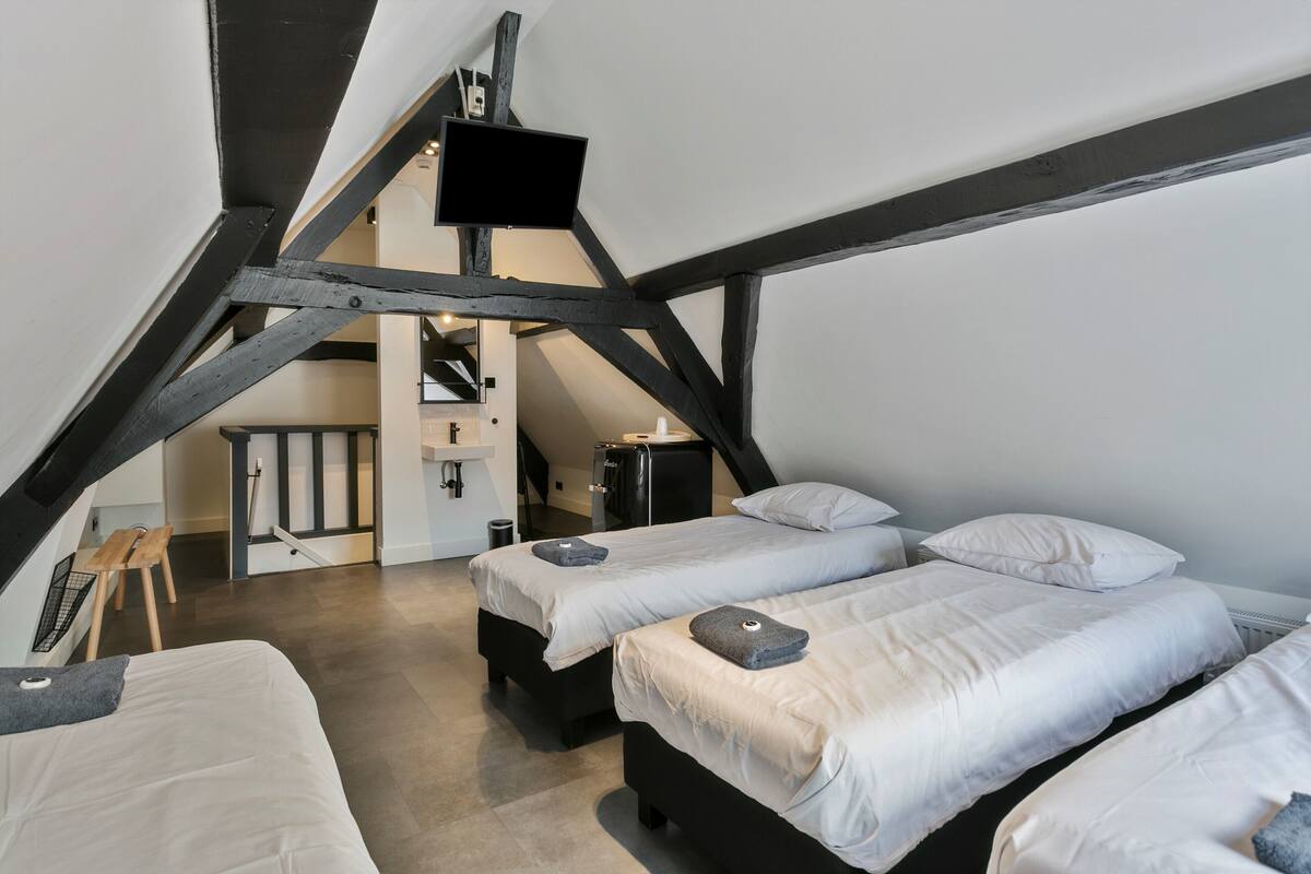 Family Room (Room 3) | WiFi (free), bed sheets