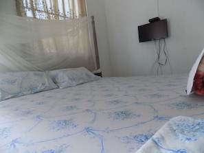 Double Room | Bed sheets - Sky Resort (Kitagata)