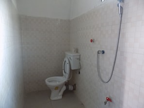 Shower, free toiletries, towels, soap