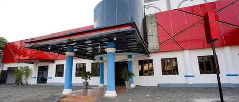 واجهة المنشأة