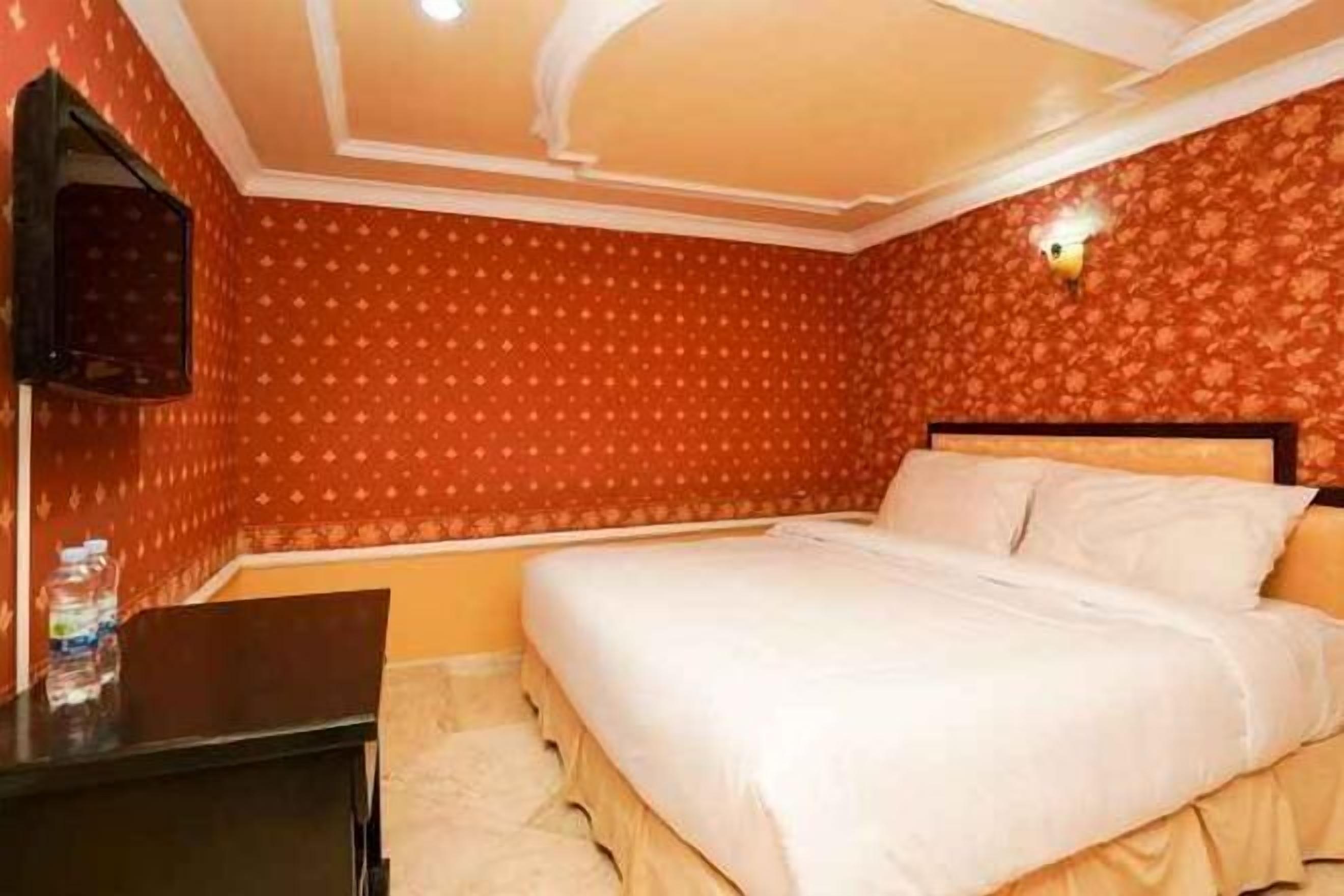 Desk, free WiFi, bed sheets, wheelchair access