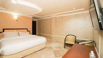 Standard Double Room | Desk, free WiFi, bed sheets, wheelchair access