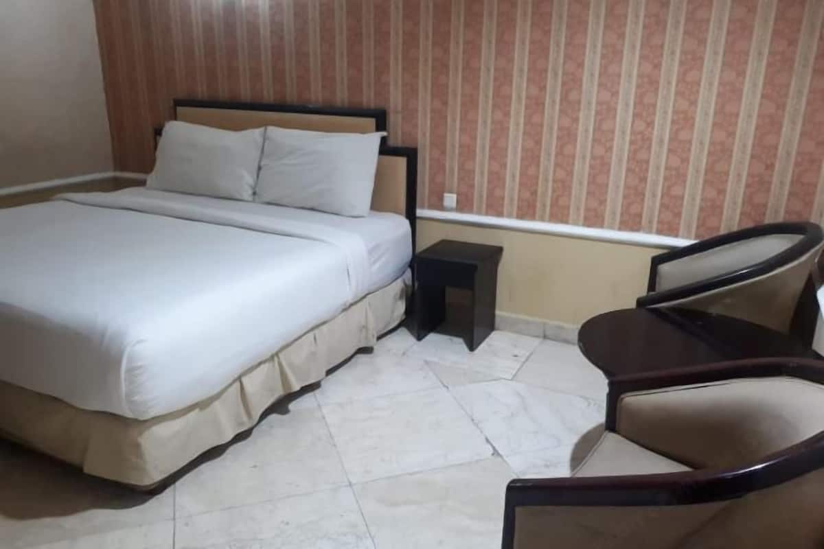 Desk, free WiFi, bed sheets, wheelchair access
