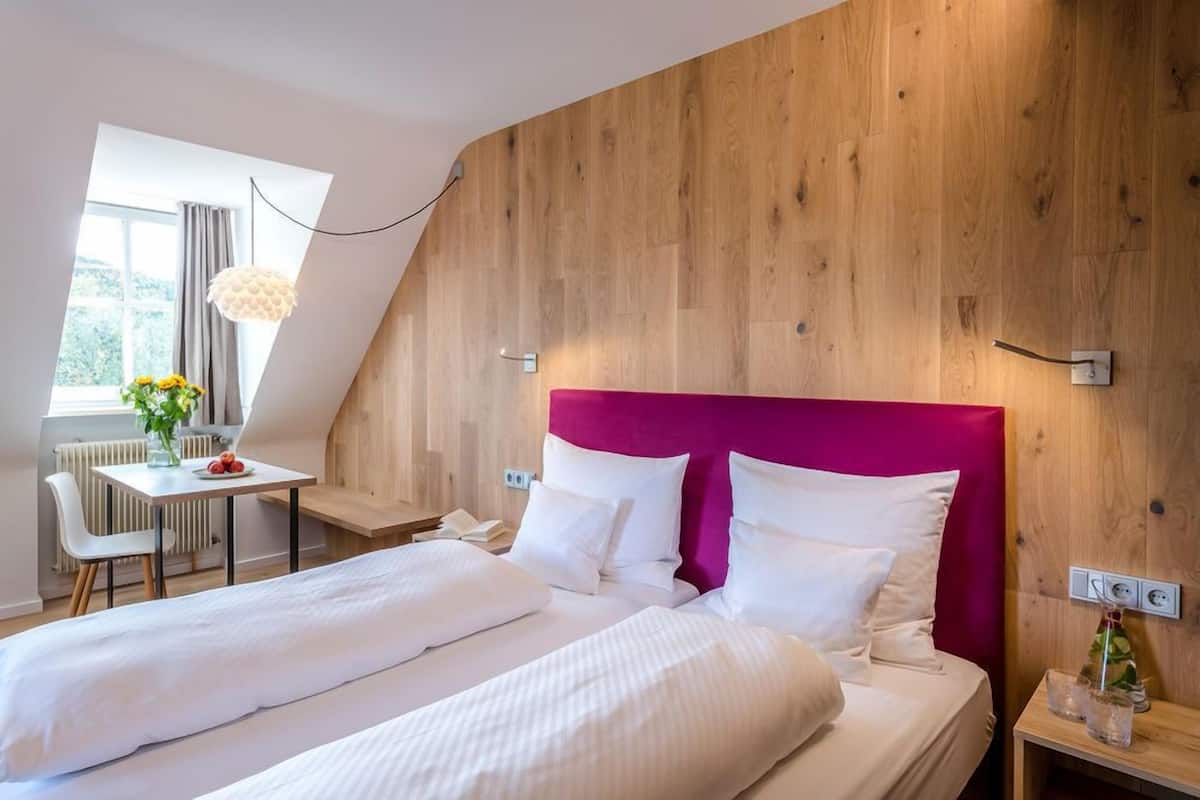 In-room safe, desk, laptop workspace, free WiFi