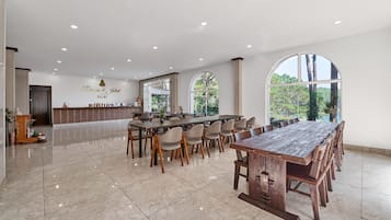 Daily local cuisine breakfast (VND 200000 per person)