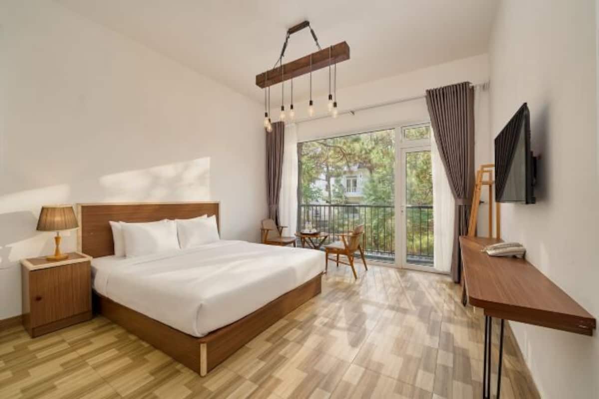 Soundproofing, free WiFi, bed sheets, wheelchair access