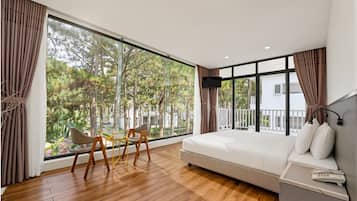 Habitación Premier, 1 cama Queen size | Insonorización, wifi gratis, ropa de cama y acceso para silla de ruedas