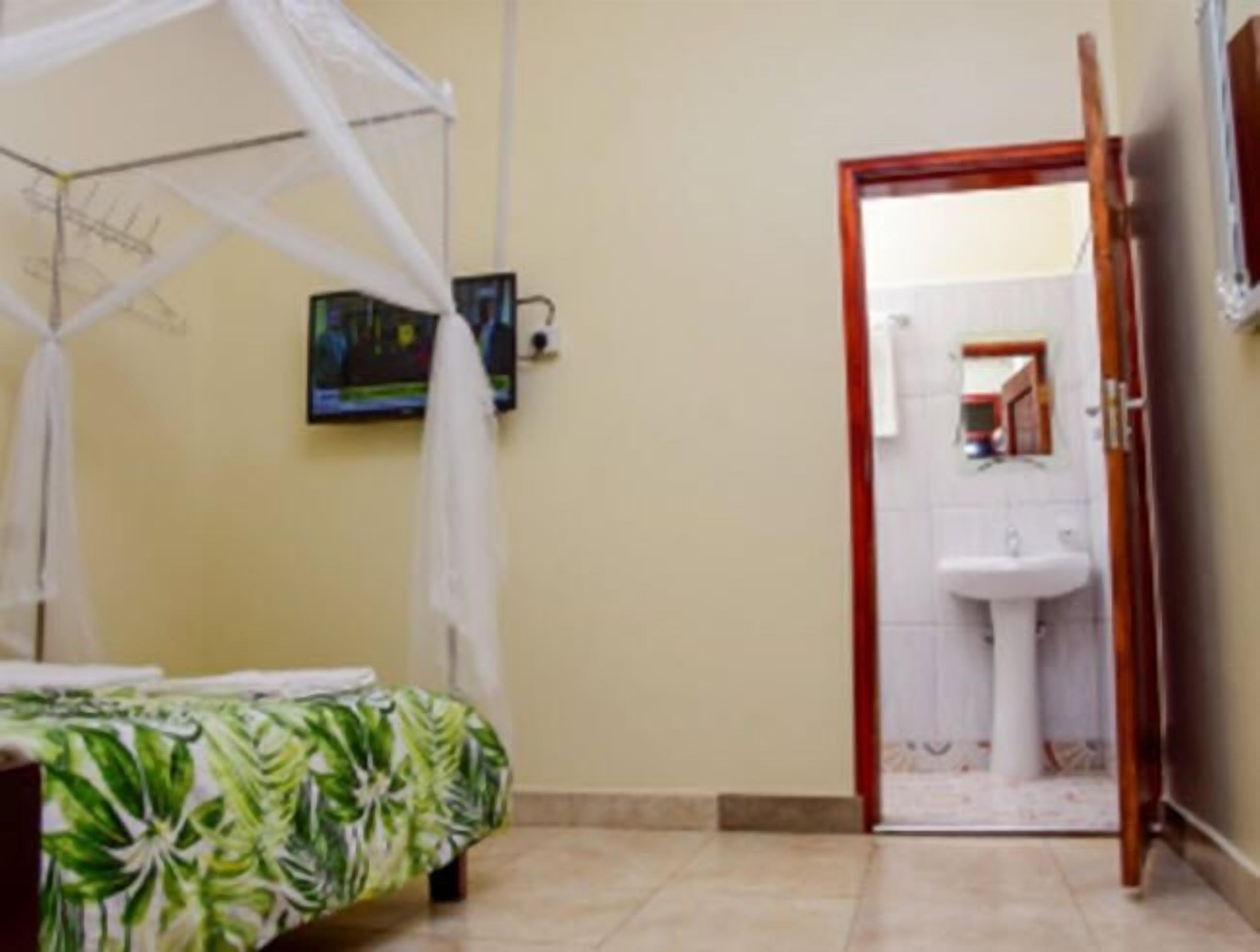 Blackout drapes, free WiFi, bed sheets