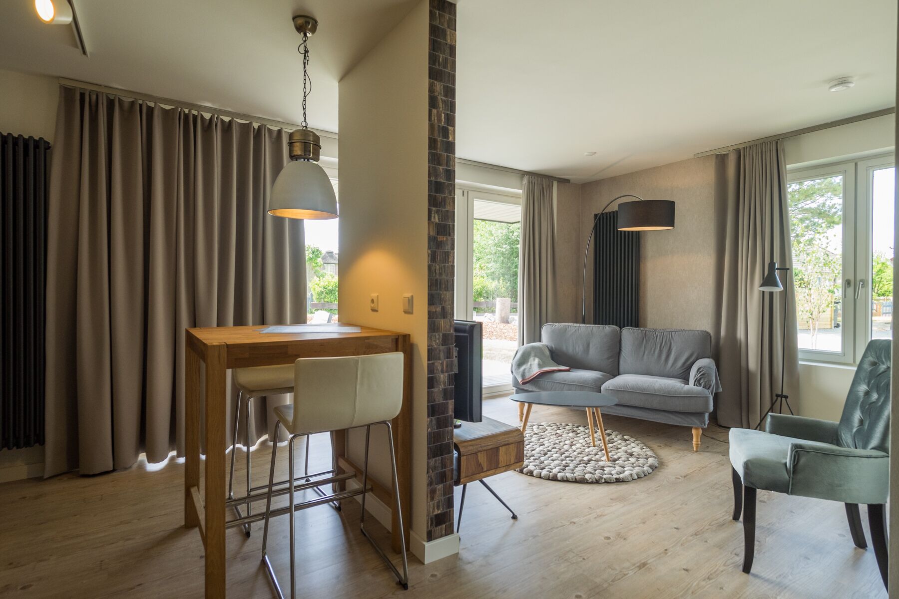 Steuerbord | 房內用餐區