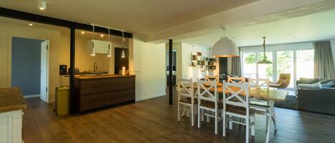 Bug | In-room dining